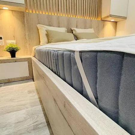 شقة Gardenapartments2 فلورا